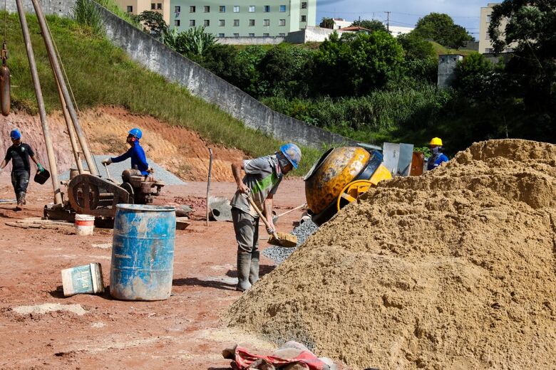 A proposta é garantir mais conforto para alunos e profissionais da educação, além de proporcionar um espaço mais organizado e funcional para as atividades escolares.
