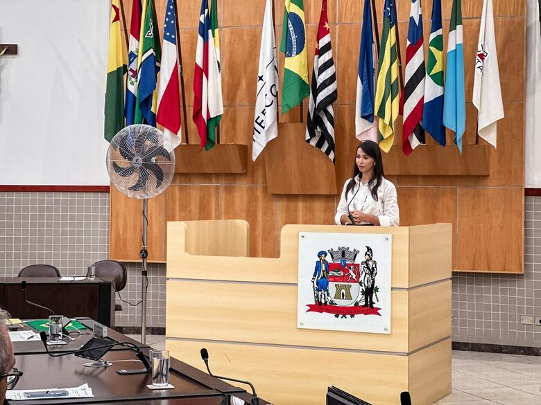 Clau Camargo recebe Moção de Aplausos na Câmara de Jacareí