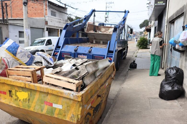 Casos ocorreram nesta sexta-feira (17/04) nos bairros Cidade Boa Vista e Cidade Miguel Badra