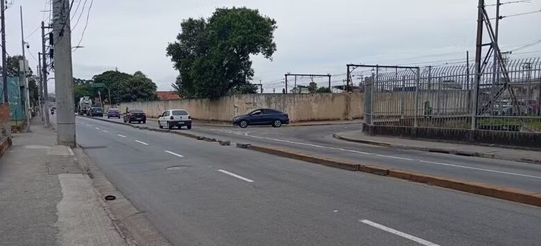 Para dar apoio a veículos de grande porte, agentes de trânsito atuaram no local durante a operação