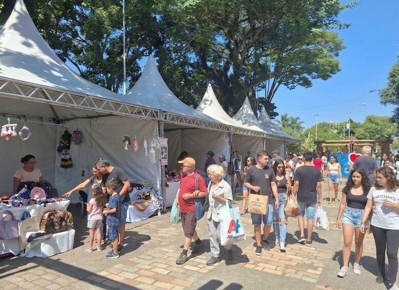Poá fortalece empreendedorismo local com Feira de Economia Criativa na Praça da Bíblia