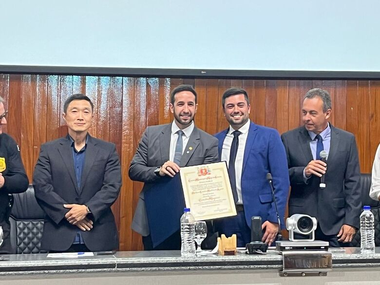 Em noite de homenagem, Tenente anuncia meta de dobrar escolas cívico-militares no estado de SP