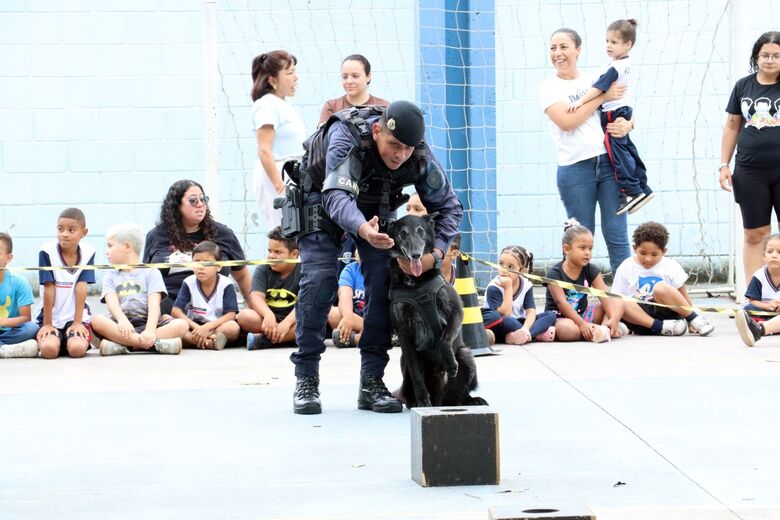 Ação educativa realizada em parceria com a Secretaria de Educação