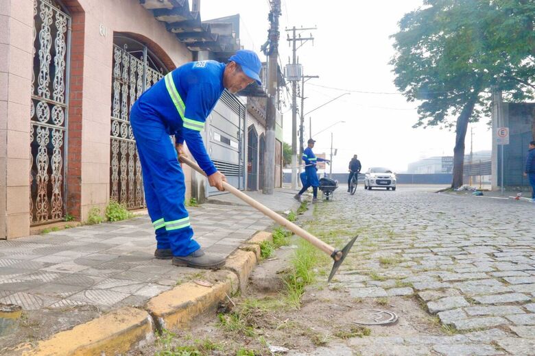 Manutenção intensifica trabalhos de zeladoria durante o feriado de Tiradentes