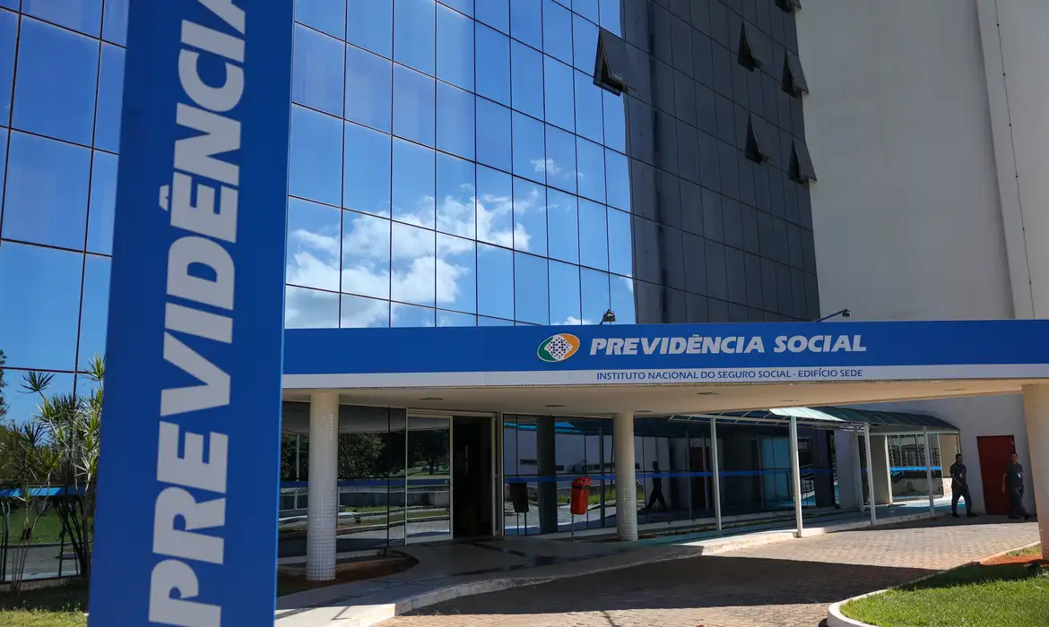 INSS paga segunda parcela do 13&ordm; a aposentados e pensionistas
