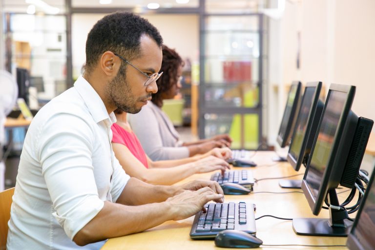 Podem participar empreendedores do estado de São Paulo, de 18 anos ou mais, formais ou informais