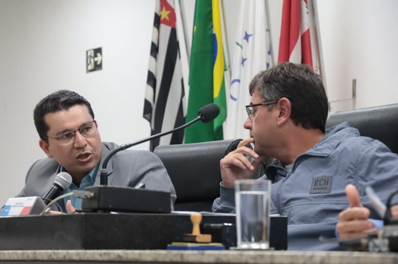 As informações foram compartilhadas pelo titular da pasta, Itamar Viana e foi conduzida pelo presidente da Comissão de Finanças e Orçamento do Poder Legislativo municipal, Denis Claudio da Silva