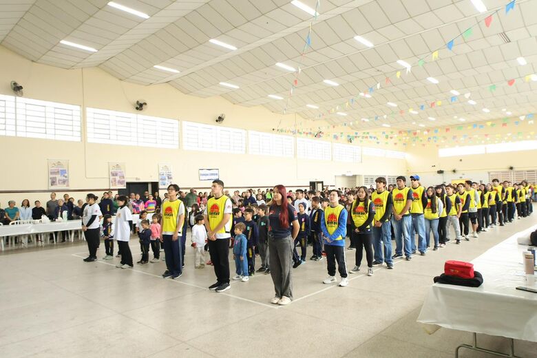 Evento contou com mais de 200 voluntários, atividades esportivas e participação de famílias de toda a região