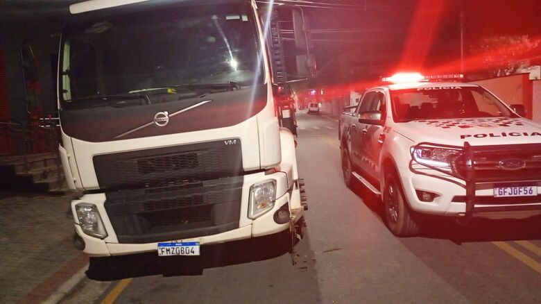 Caminhão roubado avaliado em mais de R$ 608 mil é encontrado em Guararema