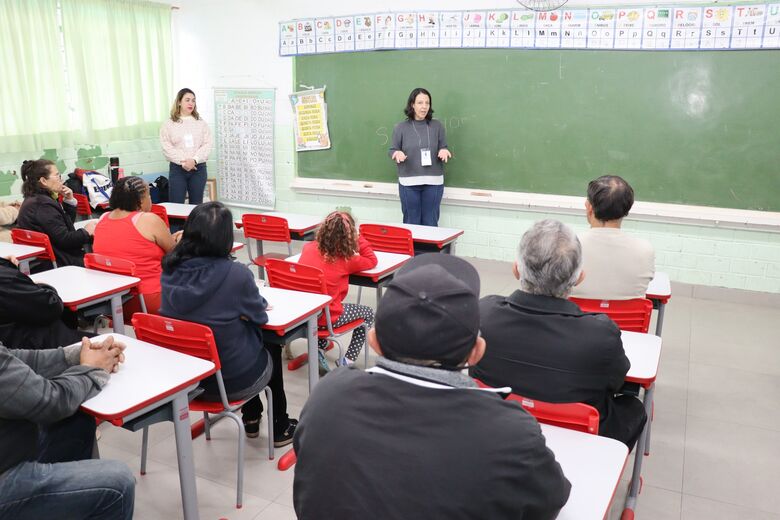 Nesta oportunidade, foram compartilhadas informações sobre o processo de regularização fundiária que está em curso para atender os bairros Jardim Saúde, Vila Barros e Ramal São José.