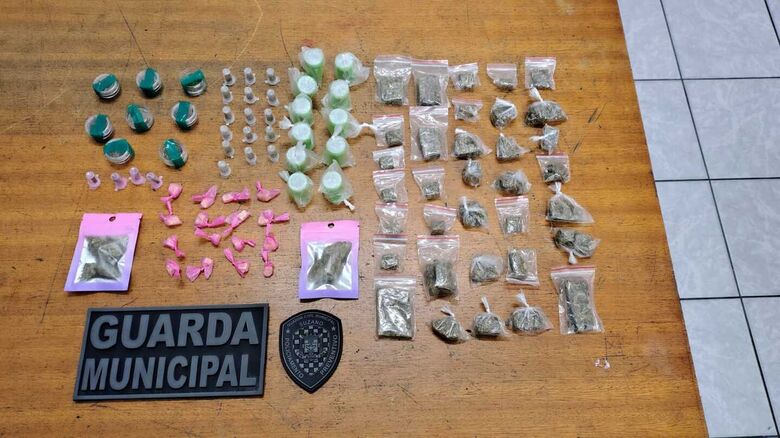 Entorpecentes foram apreendidos 