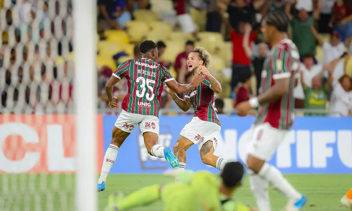 Fluminense avança e Flamengo garante melhor campanha da Libertadores