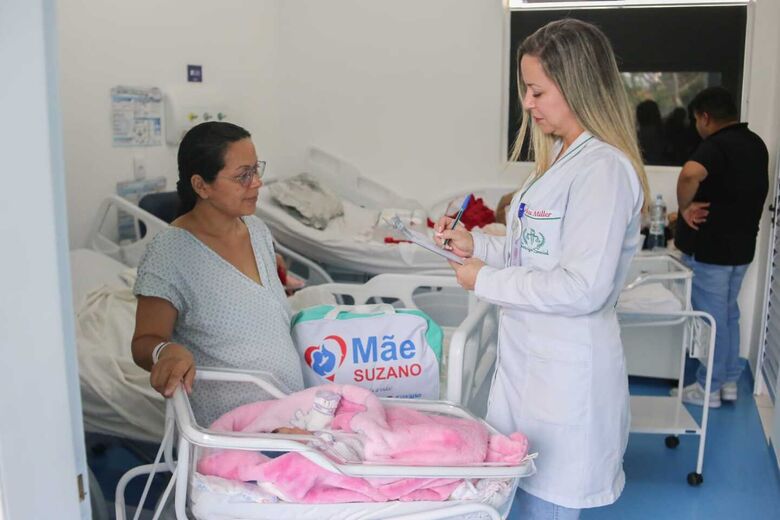 Cidade registrou cerca de 38 mil consultas na Atenção Básica ao longo de 2025 e distribuiu aproximadamente 600 kits em um ano para as mães que deram à luz no HMS