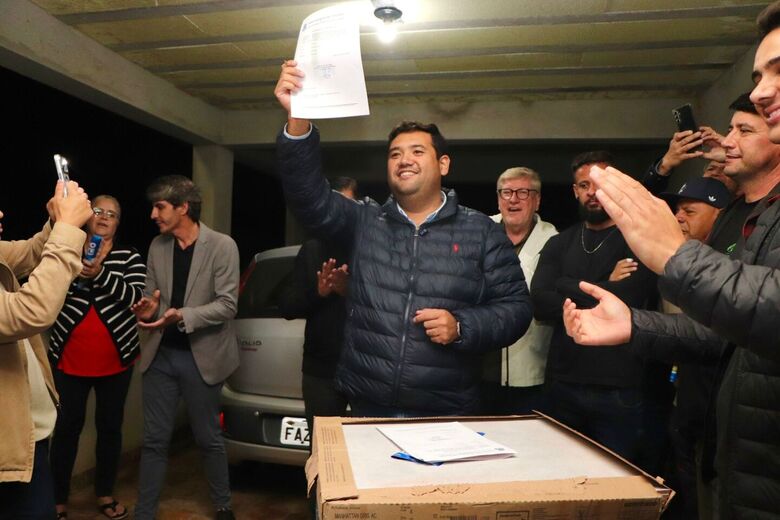 Prefeito se reuniu com moradores para anunciar os serviços que transformarão as condições de mobilidade no bairro por meio de um investimento de R$ 3,4 milhões