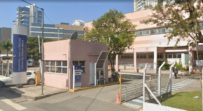 A vítima foi socorrida pelo Samu e encaminhada para o hospital Luzia de Pinho Melo. 