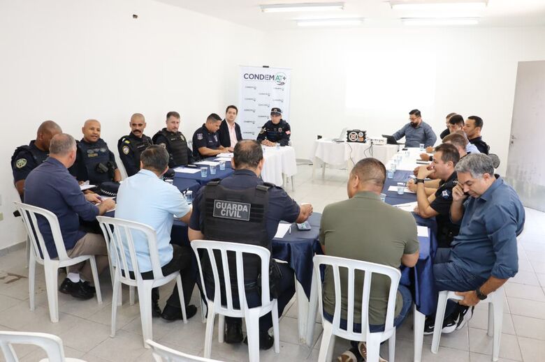 Secretário e assessor estratégico da pasta receberam representantes dos municípios do consórcio durante encontro no Mirambava