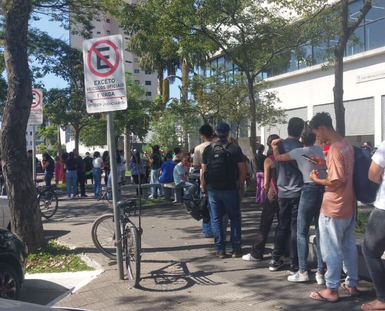 Cartório Eleitoral de Suzano prevê atender 1 mil eleitores no último dia de regularização