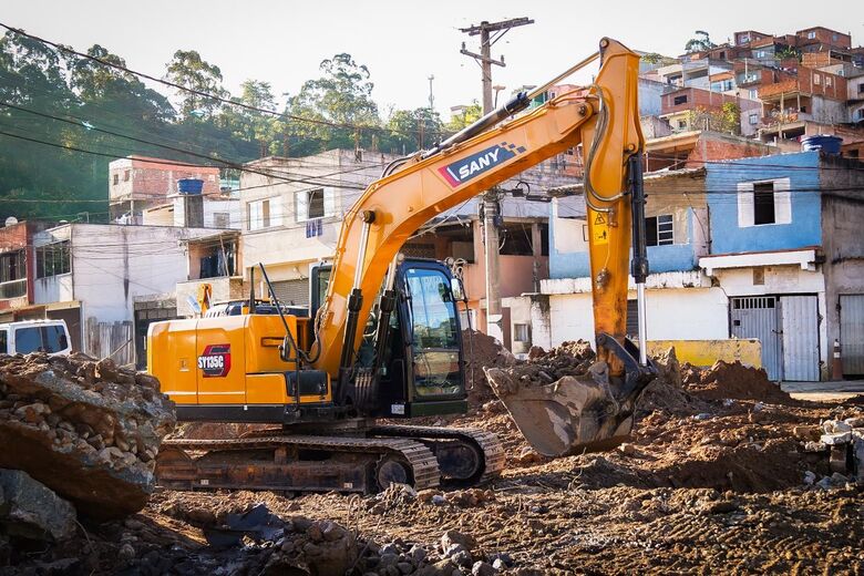 Obras na Rua Luiz Pereira da Silva alteram trânsito no Jardim das Flores