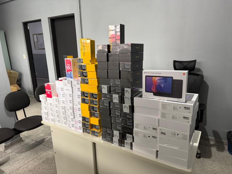Carga de celulares e tablets avaliada em R$ 520 mil é apreendida em Itaquá