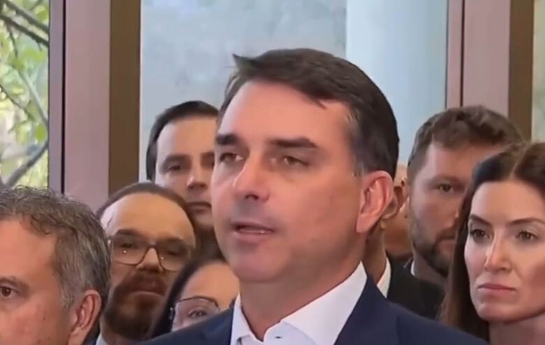Segundo senador, reunião foi para encerrar participação em filme