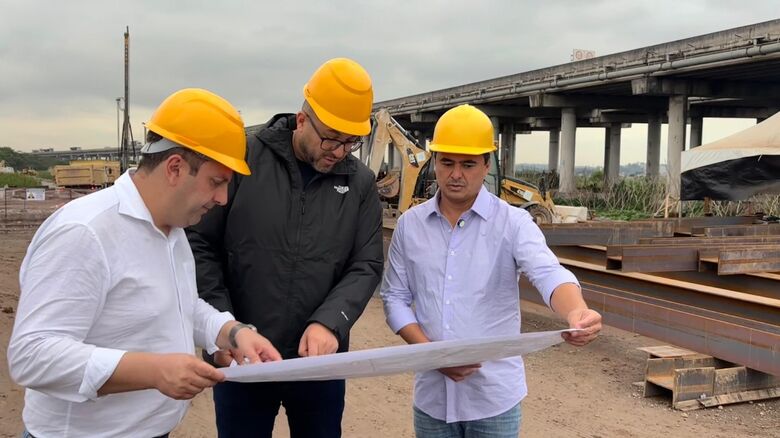 Deputado esteve na cidade ao lado do prefeito Saulo Souza 