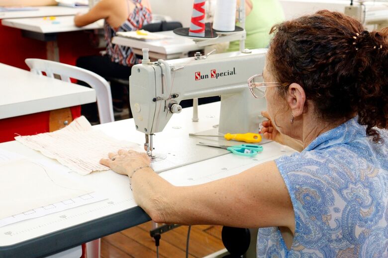 Saspe abre 24 vagas para cursos sobre moda íntima e manutenção de máquinas de costura