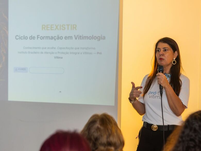 Pró-Vítima promoveu um evento para celebrar seus 4 anos de fundação e divulgar sua mais nova inciativa: o programa Reexistir