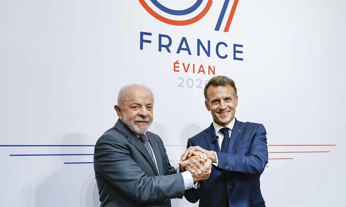 O presidente Luiz Inácio Lula da Silva participou e encontros bilaterais com o presidente da França, Emmanuel Macron