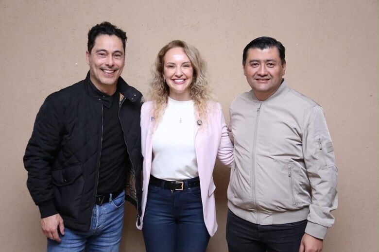 Pré-candidato a deputado estadual, Rodrigo Ashiuchi (PL), o deputado federal Marcio Alvino (PL) e Flávia Verdugo, presidente do Partido Liberal (PL) em Poá