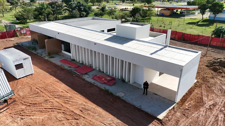 Centro de Bem de Estar Animal está sendo instalado numa área anexa ao Parque Municipal Max Feffer