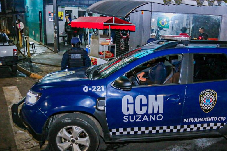 Ação ocorreu em 12 pontos comerciais entre a noite de sexta-feira e a madrugada de sábado 