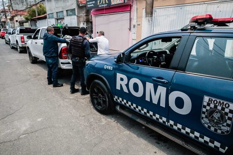 Agentes municipais abordaram 27 pessoas, fiscalizaram 14 veículos e emitiram 12 autos de infração de trânsito
