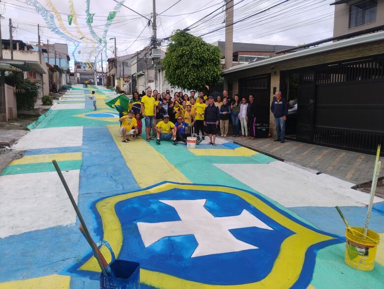 Rua João Raul Benvenutt foi pintada 