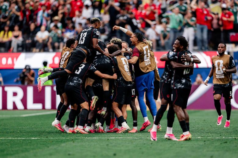 Com gol no final, Canadá vence Africa do Sul e vai às oitavas da Copa