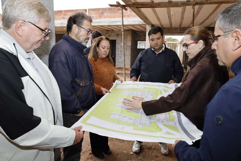 Equipamento em obras no Parque Max Feffer alcançou 50% de execução e ampliará atendimento especializado às famílias de Suzano