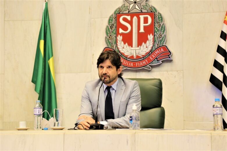 André do Prado lança pré-candidatura ao Senado em evento com Flávio Bolsonaro e Tarcísio de Freitas