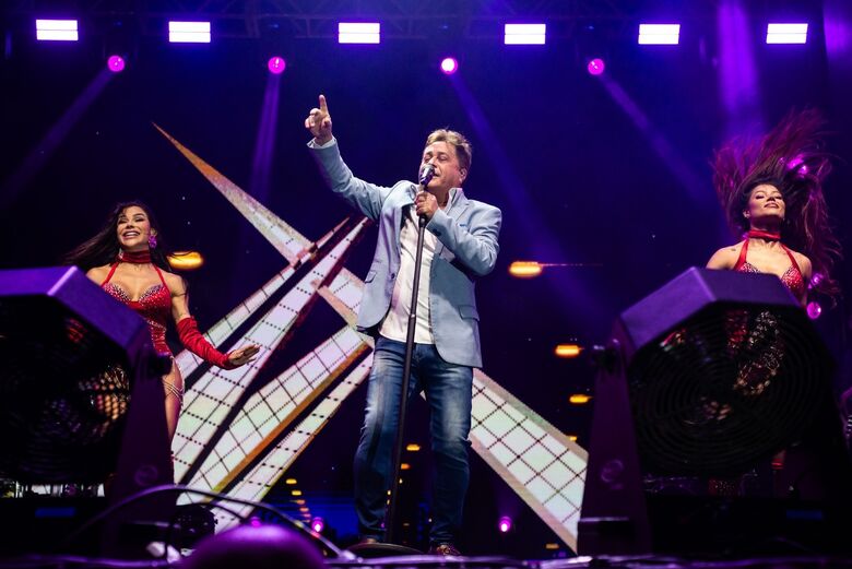 3ª noite do Arujá Fest reúne grande público com shows de Leonardo e Marcos & Bellutti