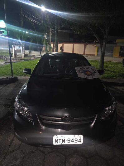 O homem demonstrou interesse na compra de um Toyota Corolla e saiu com o carro por volta das 13h, não retornando no horário combinado