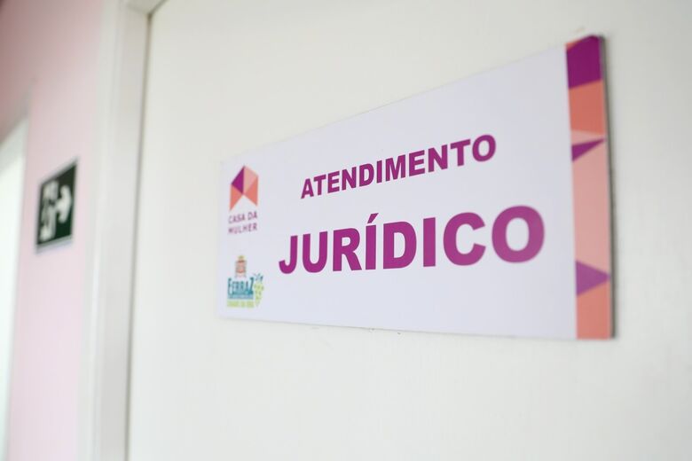 O atendimento é realizado com mulheres que precisem de acolhimento, orientação ou suporte