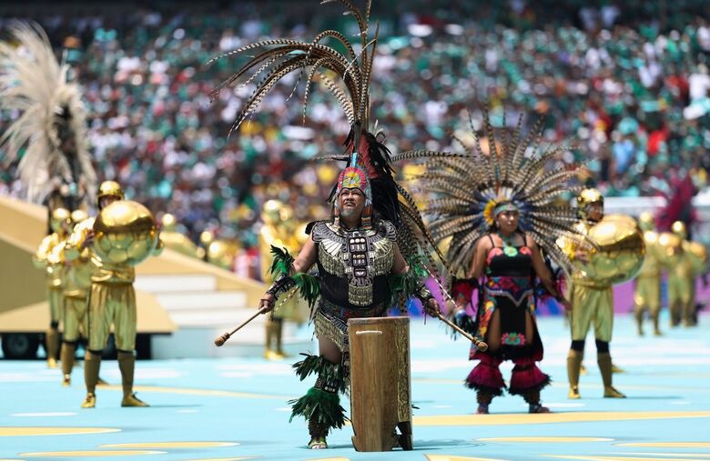 México Fez a alegria de sua torcida e venceu em casa a África do Sul por 2 a 0, no estádio Azteca
