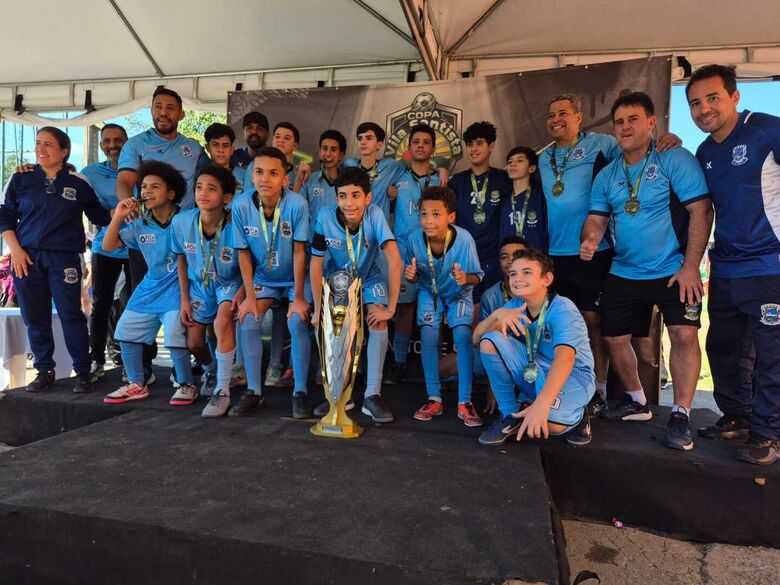 Futsal de Poá conquista título e dois vice-campeonatos na Copa Vila Santista