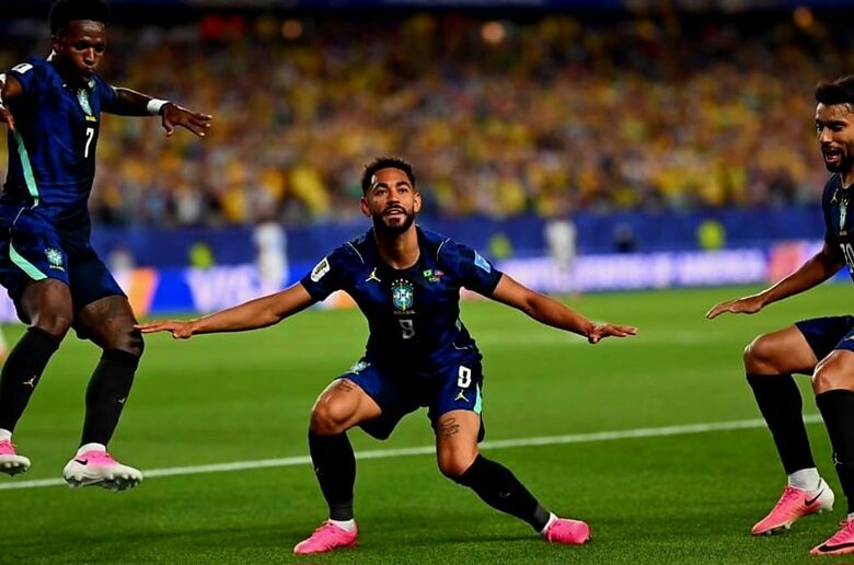 Vini Jr. marcou um gol e Matheus Cunha fez dois