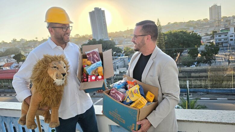 O prefeito de Poá, Saulo Souza e o secretário de Educação de Poá, Diego Moreira anunciam a continuidade do Programa Férias Sem Fome durante o recesso escolar de julho