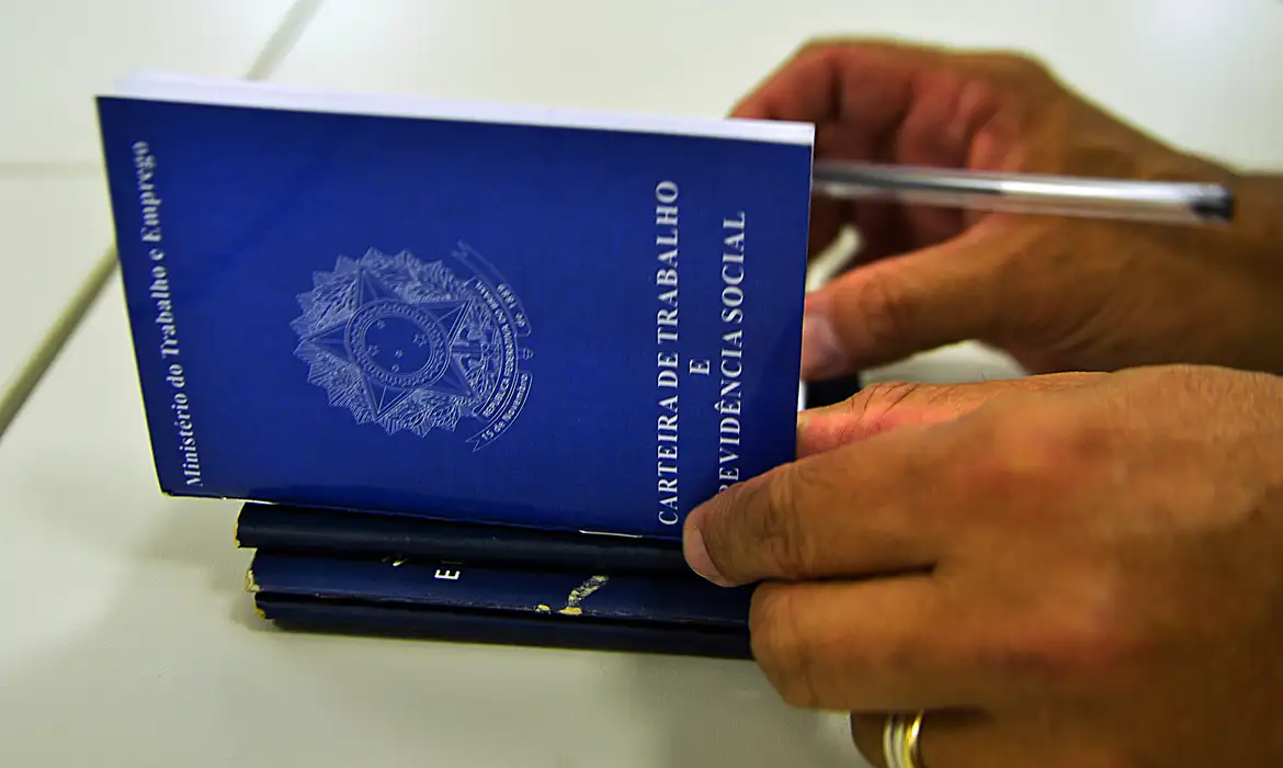 Mês de junho conta com saldo positivo de 145.161 empregos com carteira assinada