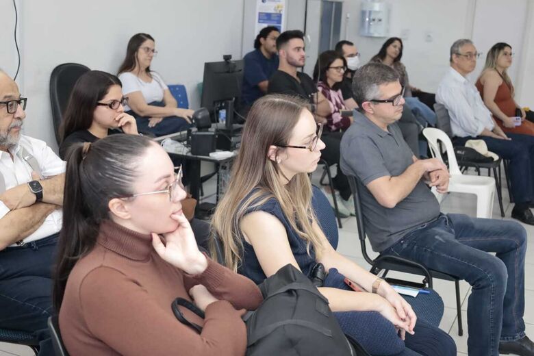 Suzano capacita médicos da Atenção Primária para atendimentos de saúde mental