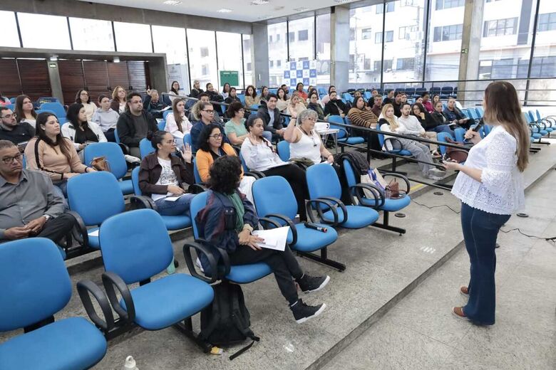 Profissionais da Saúde recebem capacitação para qualificar atendimento a pessoas com TEA