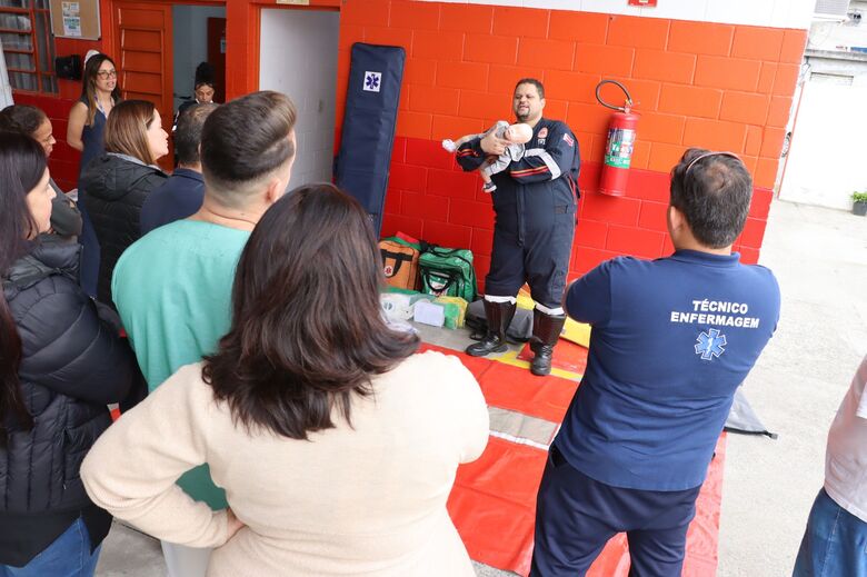 Treinamento teórico-prático reforçou protocolos de suporte básico de vida, imobilização e condução segura de atendidos