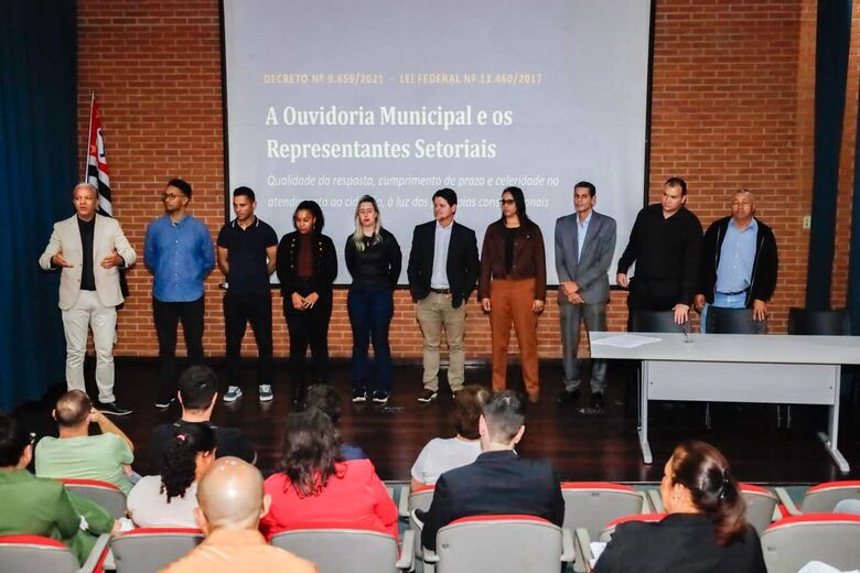 Controlador geral do município reuniu representantes de todas as secretarias
