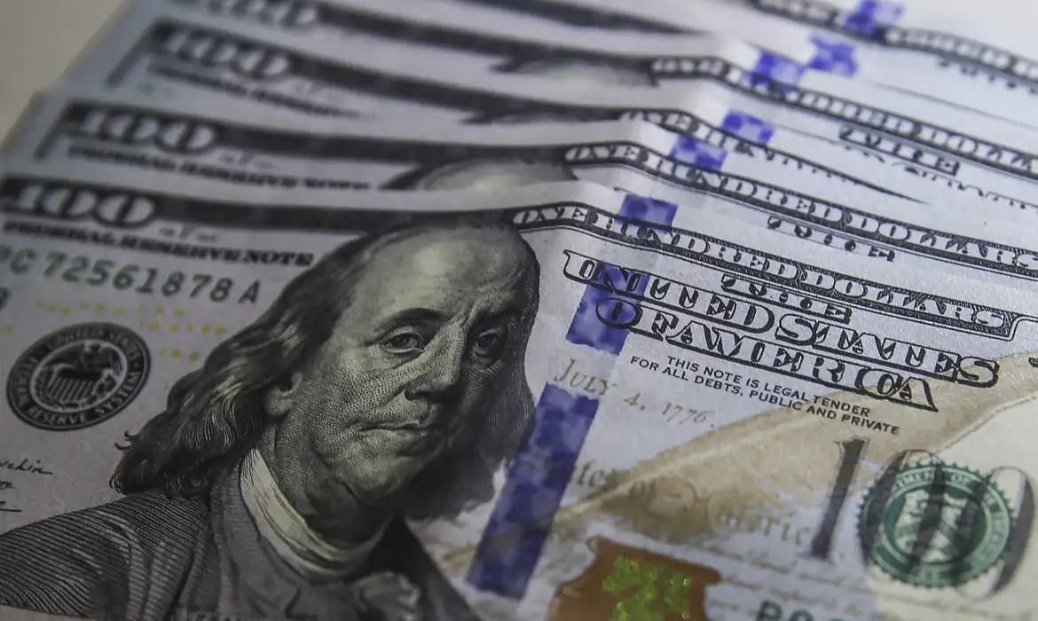 Balança comercial tem superávit de US$ 9,8 bilhões em junho