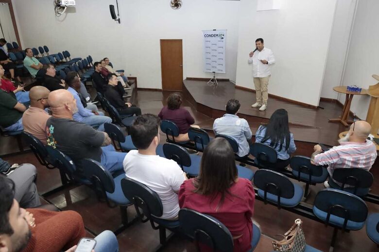 Prefeito participa de reunião da Câmara Técnica de Turismo do Condemat+